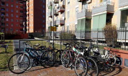 Parcheggio selvaggio biciclette a Cantalupo