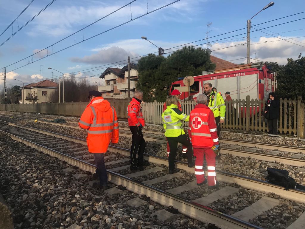 Tragedia a Lentate sul Seveso: 60enne muore sotto al treno FOTO e VIDEO
