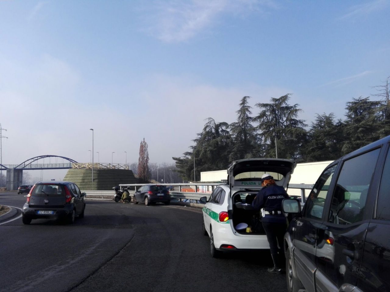Rotonda a fagiolo ennesimo incidente
