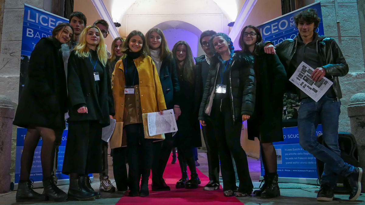 Tullia Sbarrato la donna delle stelle torna al suo vecchio liceo VIDEO