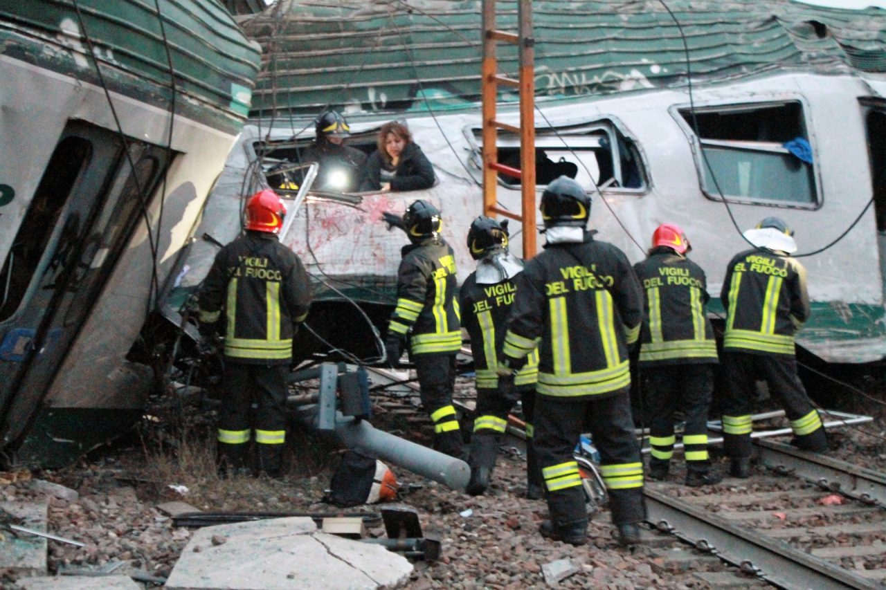 Incidente ferroviario a Pioltello stabile il ferito ricoverato a Monza