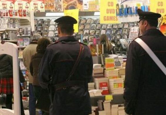 Ruba alle Meridiane e in centro 50enne di Usmate nei guai