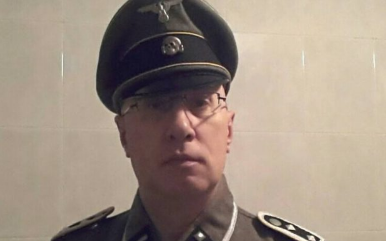 In foto con la divisa da SS, assolto l’ex comandante