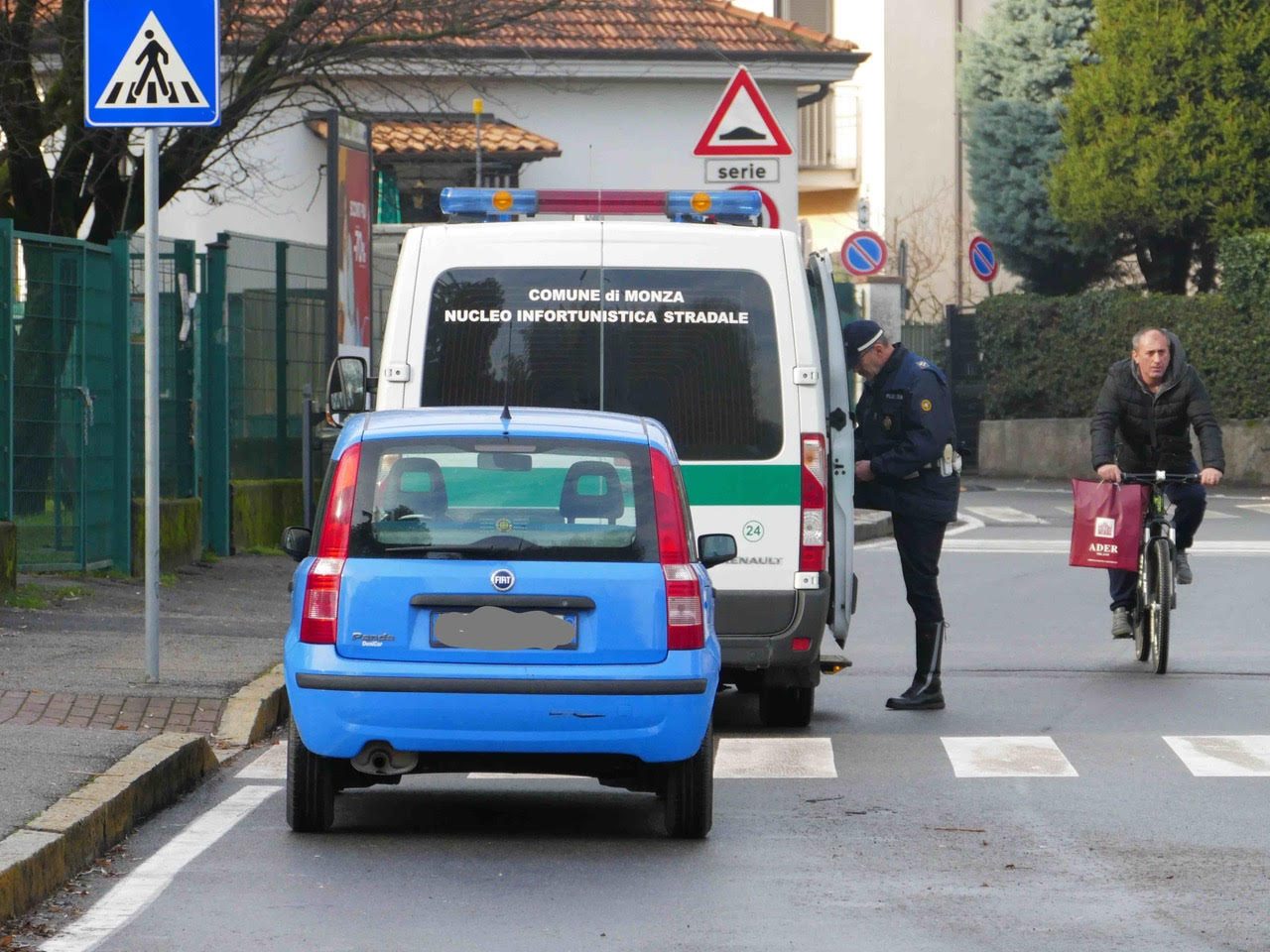 Investito ciclista in via Boito, ecco com’è andata