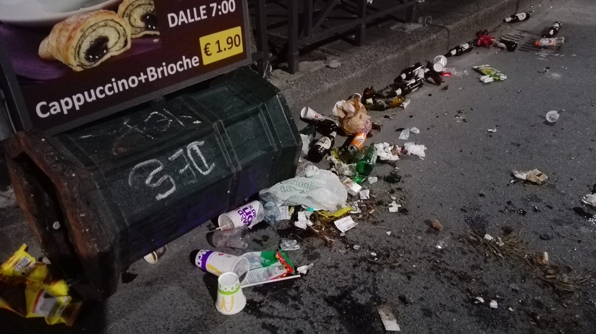 Corso Milano devastata dai vandalismi