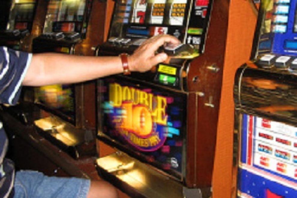 Si gioca alle slot il bottino: preso