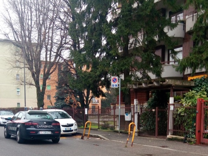 Carabiniere torna dal lavoro… e becca ladra in casa