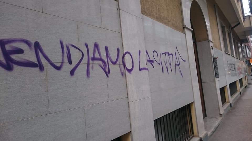 Corteo di vandali, la città si ribella