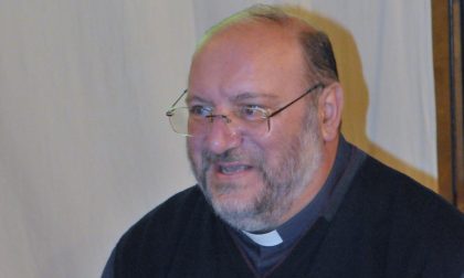 Stop al bullismo dibattito con il sacerdote che combatte la pedofilia