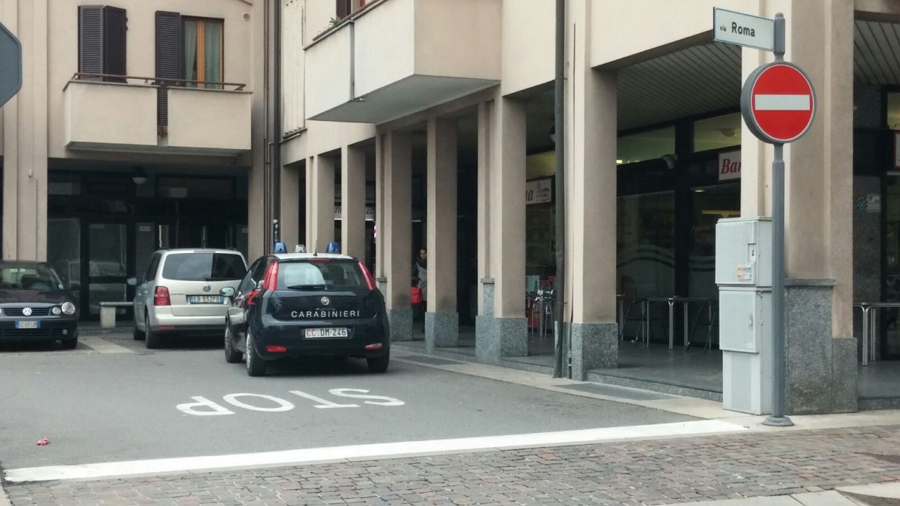 Aggressione in piazza Roma, barista finisce all’ospedale