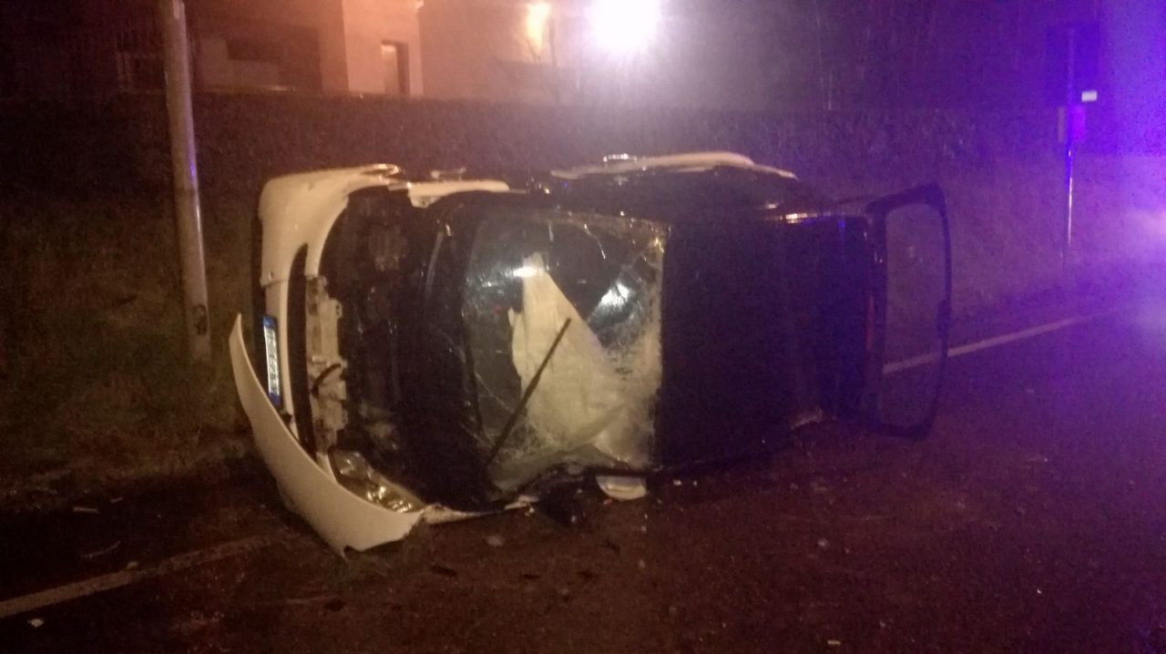 Violentissimo schianto, 20enne miracolato (VIDEO)