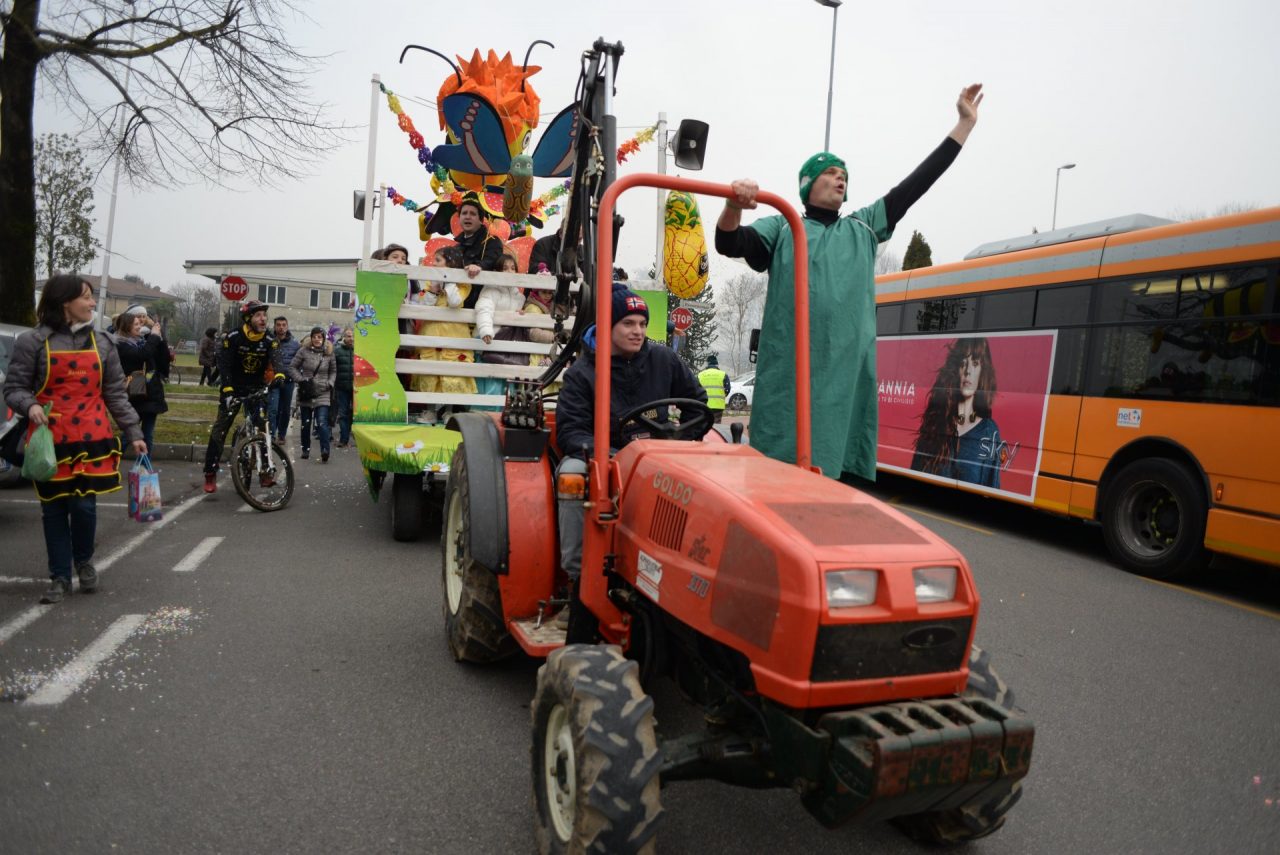 Il Carnevale dei bimbi tra i banchi di scuola LE FOTO