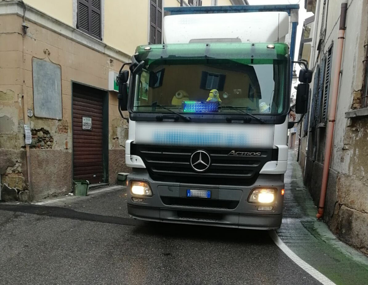 Camion incastrato a Renate… di nuovo