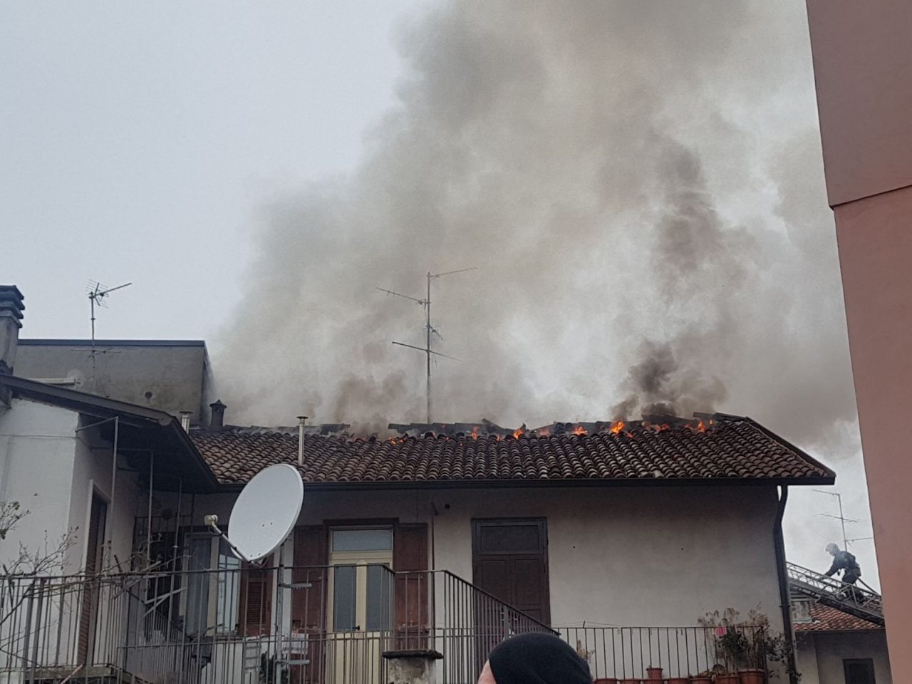 Incendio a Verano: casa inagibile e tre famiglie sfollate