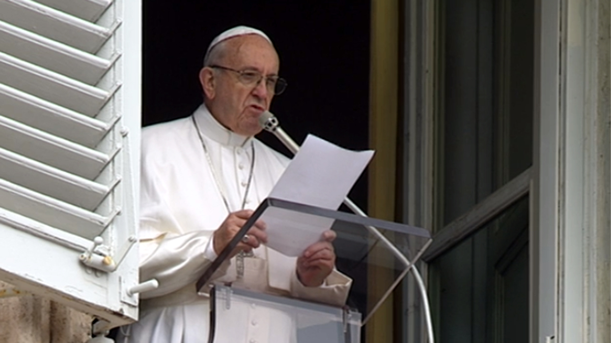 Notte di Natale, anche il Papa anticipa la Messa