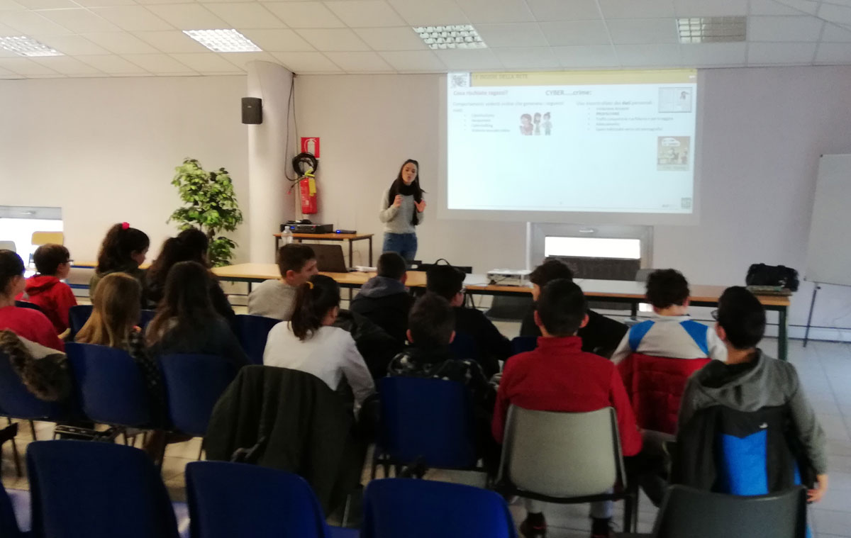 A scuola la consegna della cittadinanza onoraria
