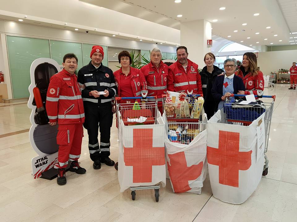 I monzesi donano tre tonnellate di alimenti alla Croce Rossa