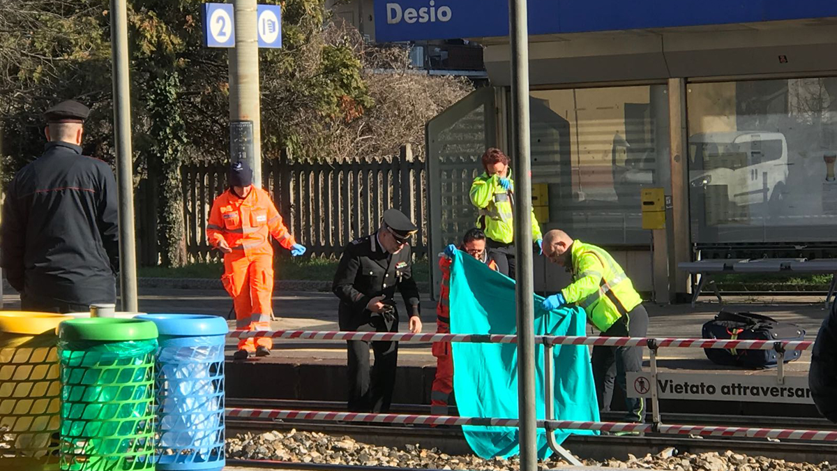 Uomo travolto e ucciso da un treno merci in stazione a Desio