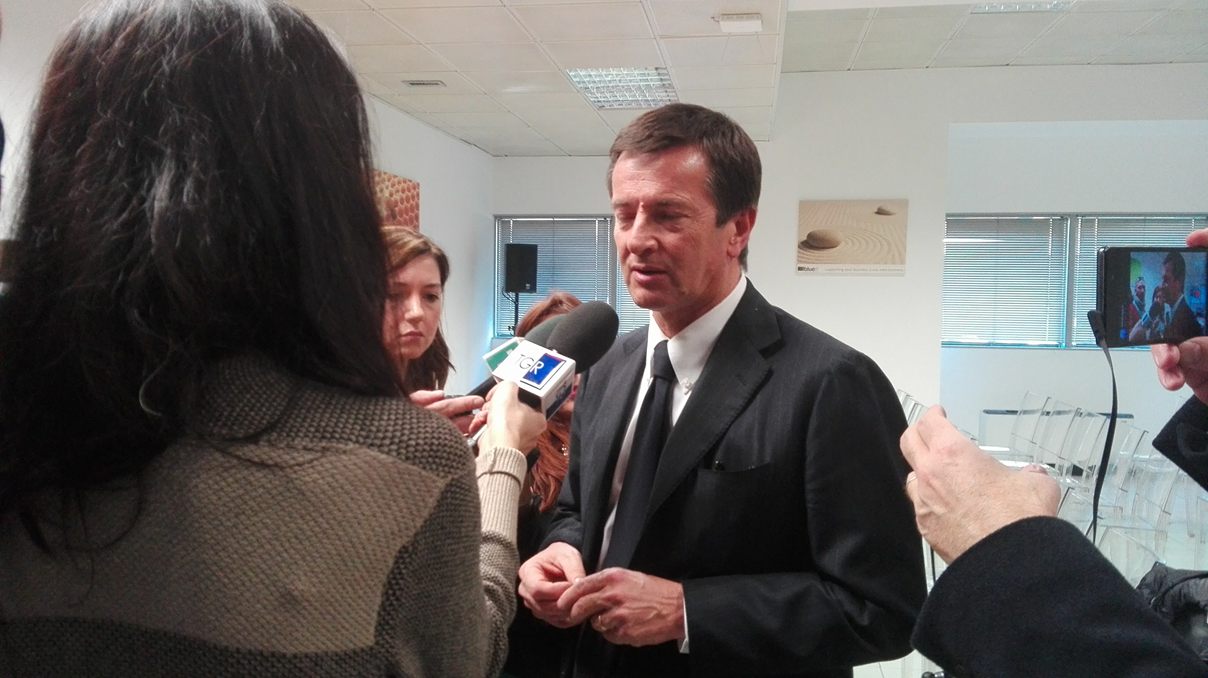 Gori siluro a Fontana: “Se ci sei, batti un colpo” VIDEO