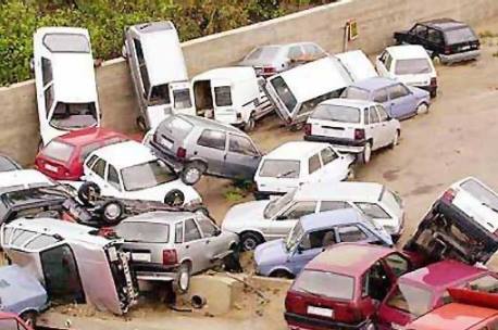 Parcheggi rosa a Vimercate l’ironia corre sul web I COMMENTI