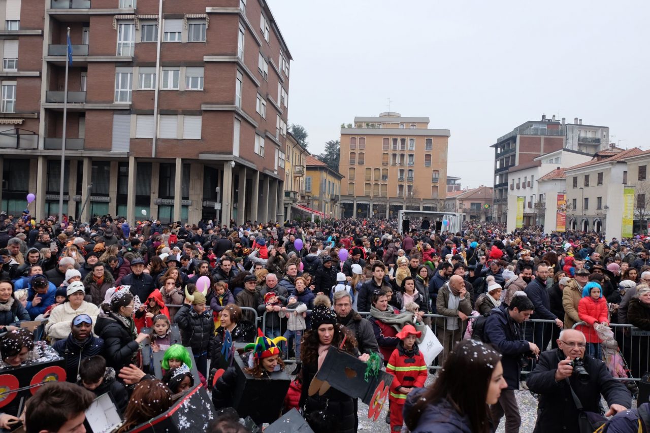Il Carnevale dei bimbi tra i banchi di scuola