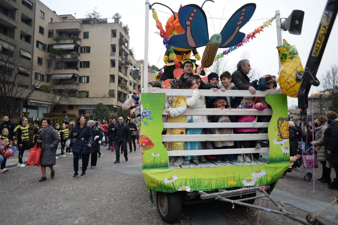 Il Carnevale dei bimbi tra i banchi di scuola