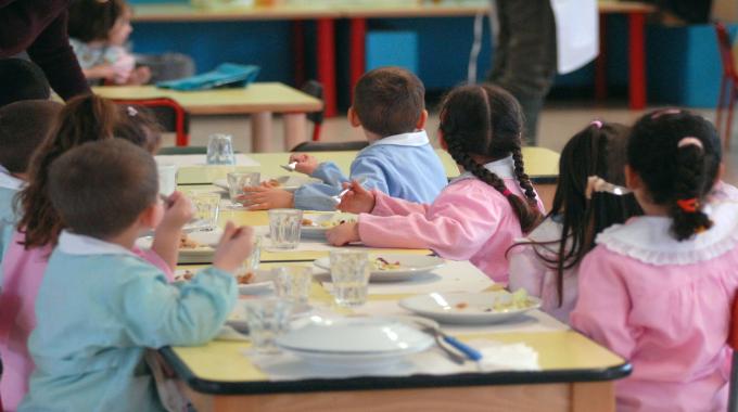 Giussano: aumenta la mensa a causa del Covid, ma paga il Comune