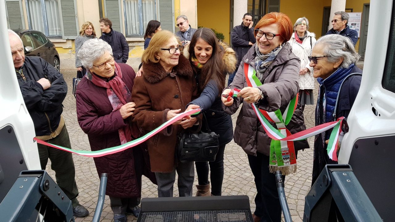Un nuovo mezzo per il Centro diurno di Arcore FOTO E VIDEO