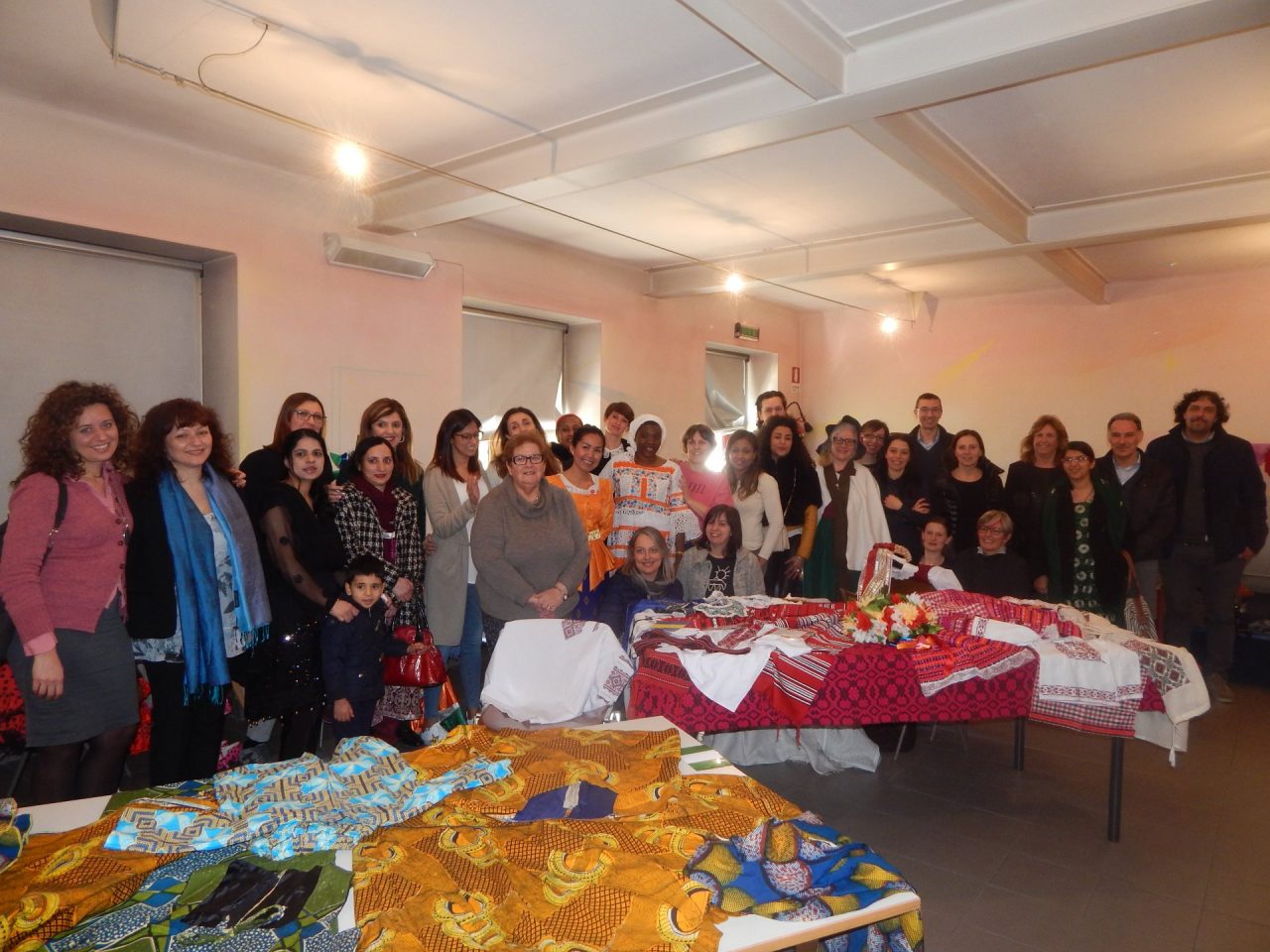 Intercultura: cibi e vestiti da tutto il mondo alla primaria di Barlassina