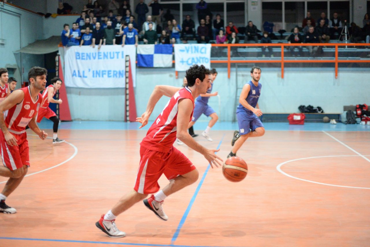 Tifosi scatenati al Nei: “Love, play, drink” VIDEO