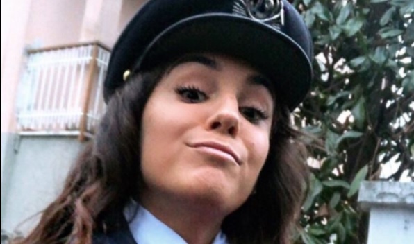 La bella Chiara diventa la “postina” della televisione