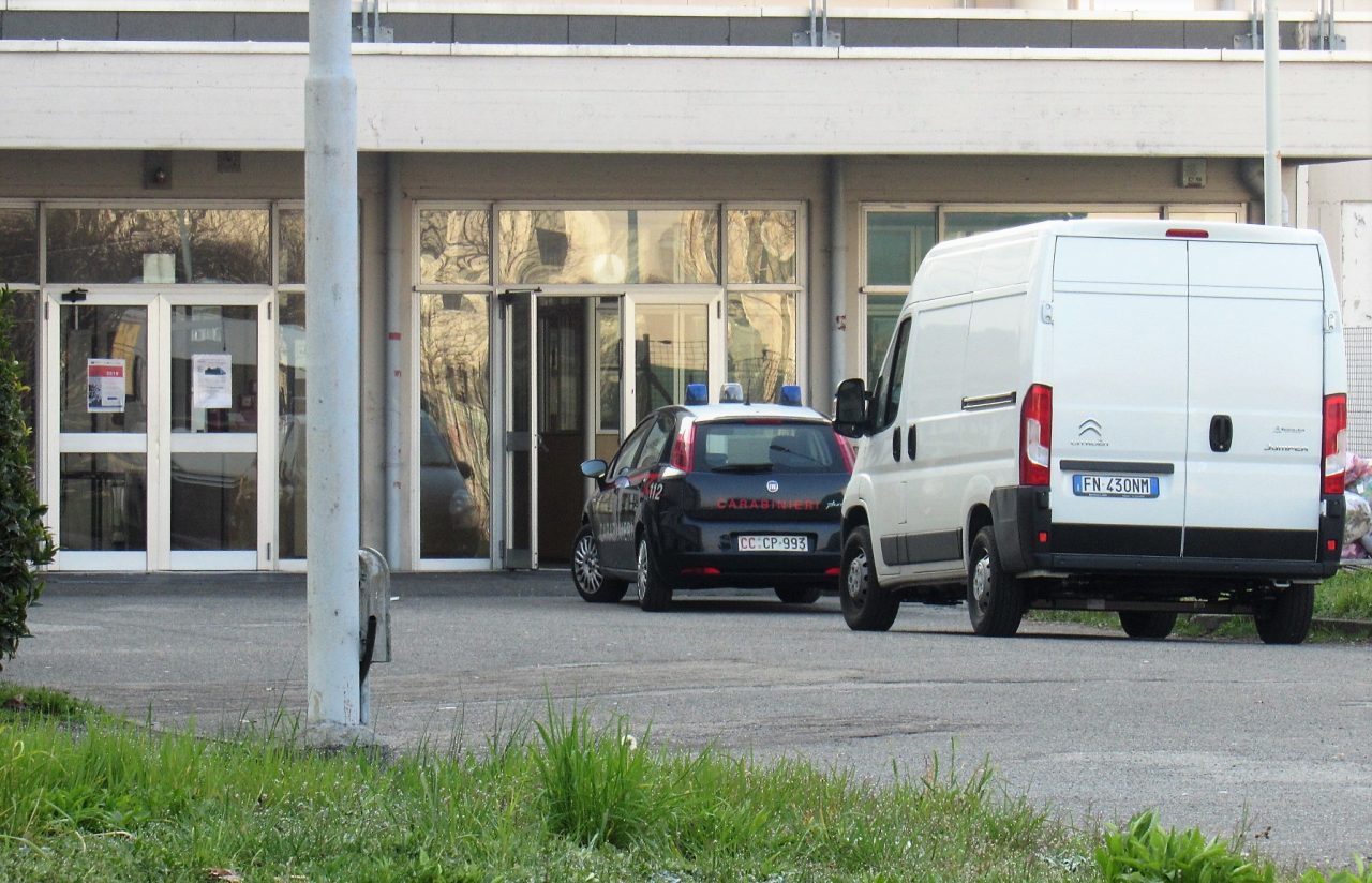 Irruzione dei ladri | Scassinate le macchinette della scuola