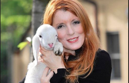 Pasqua vegana | Crociata di Michela Vittoria Brambilla contro la strage degli agnelli VIDEO