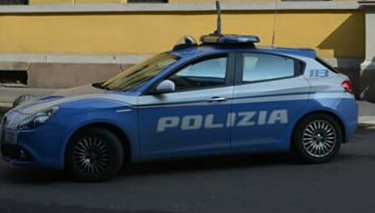 Mamma in vacanza: figlio 19enne si dà allo spaccio