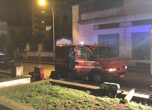 Seregno, incendio nel parcheggio di via Mazzini