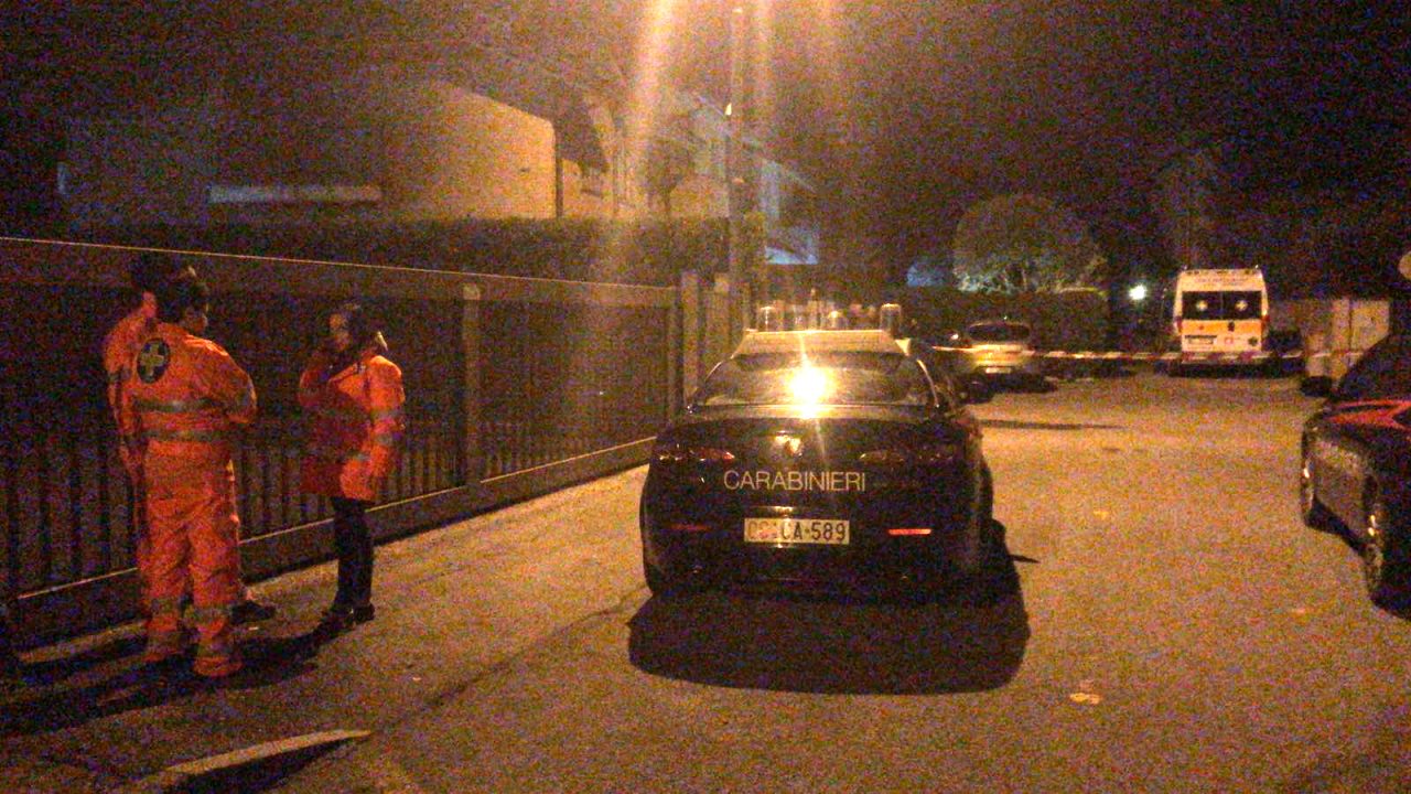 Omicidio suicidio in casa nella notte a Paina di Giussano