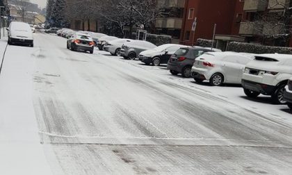 Neve in Brianza. A Monza disagi sulle strade. E voi siete bloccati? FOTO