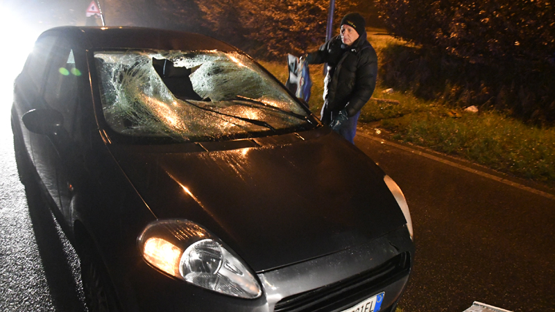 Anziano travolto da un ventenne nella notte a Vimercate: gravissimo