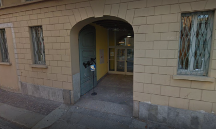 Biblioteca di Monza | Va in bagno e gli rubano il pc