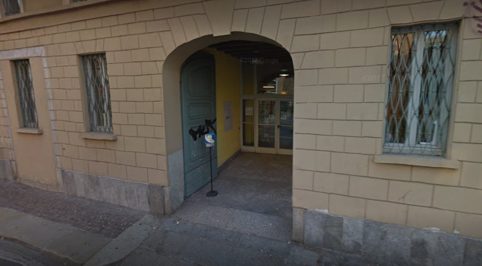 Biblioteca di Monza | Va in bagno e gli rubano il pc