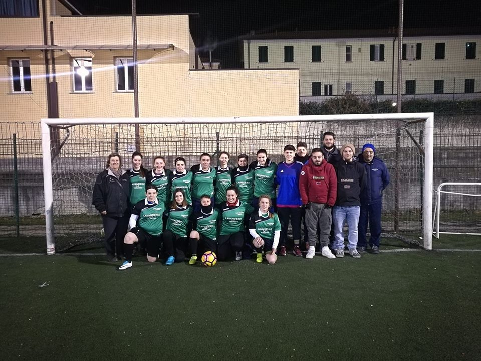 A Renate ci sono tredici regine del pallone