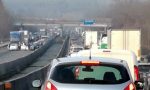 Valassina un incidente blocca il traffico, ferita una 25enne VIDEO