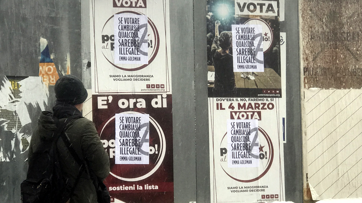 Raid anarchico nella notte in Brianza a tre giorni dal voto