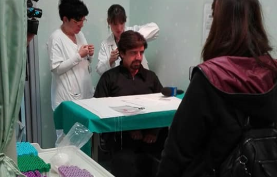 Valerio Staffelli smentisce l’uso di droghe e fa il test del capello a Desio