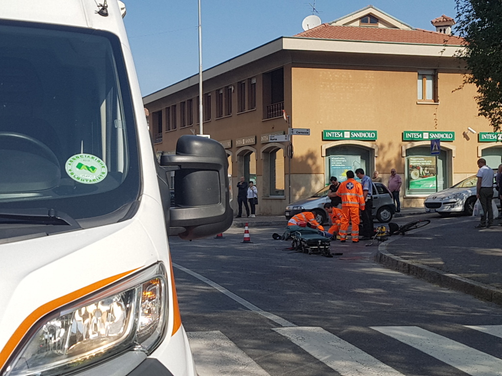 Ciclista investito a Giussano