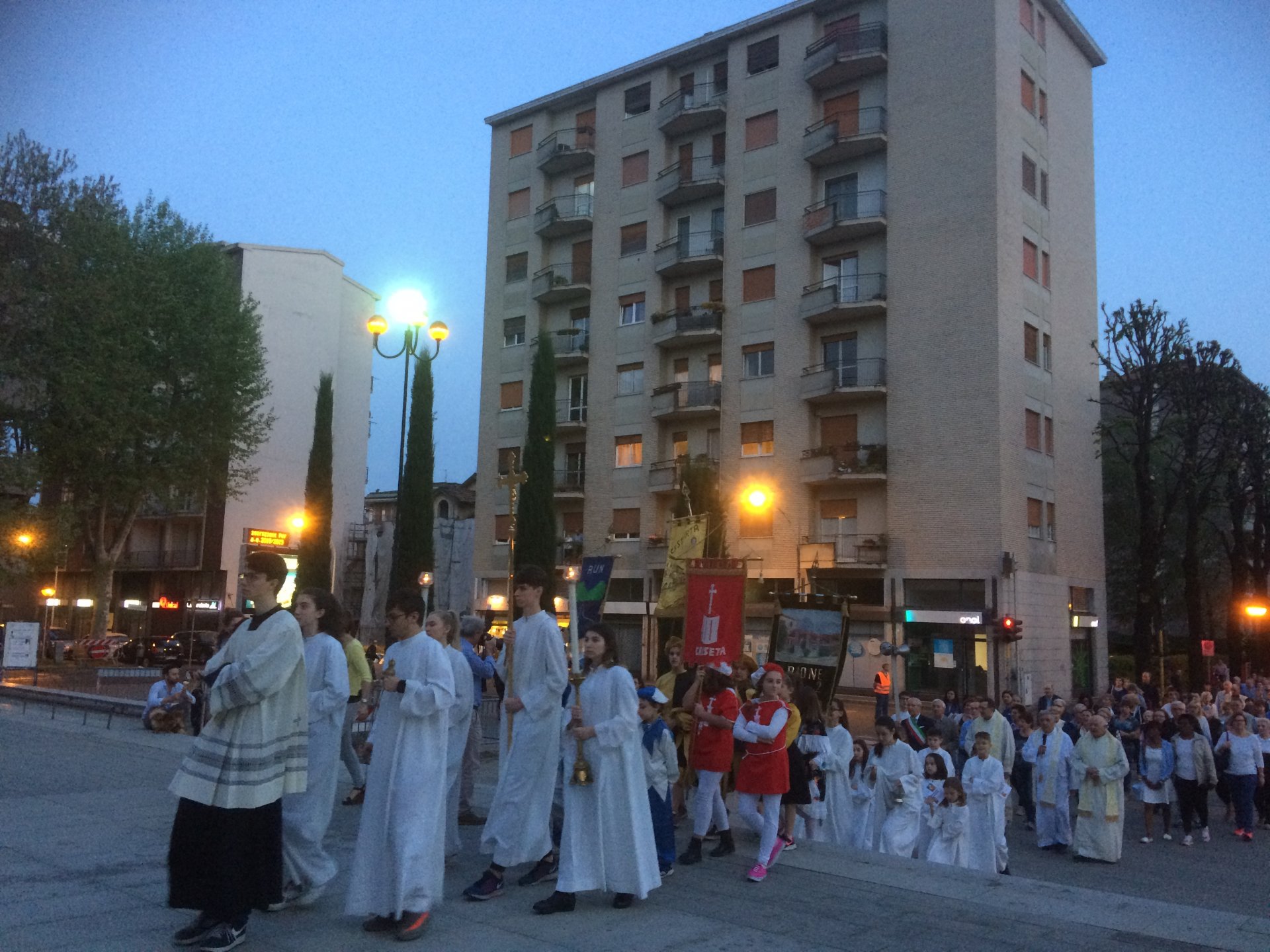 29628008_processione