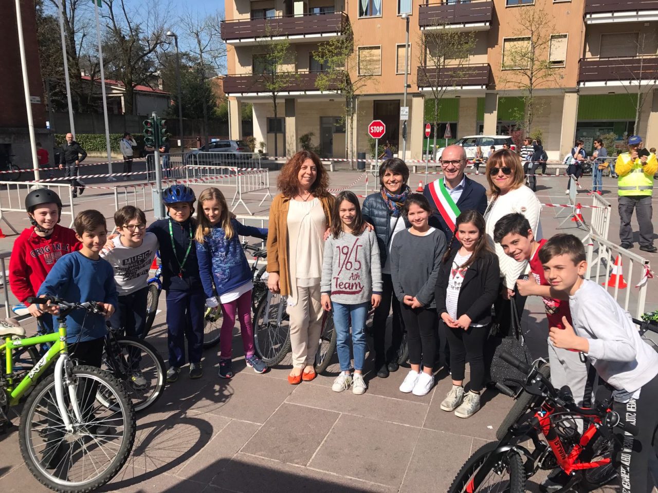 Oltre cento alunni delle elementari prendono la patente FOTO e VIDEO