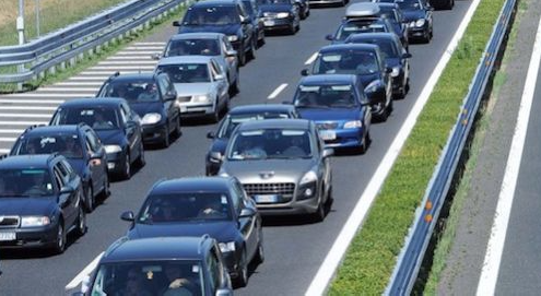 Traffico intenso sulla A4 in direzione Milano