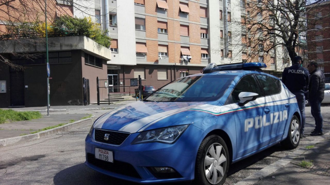 Donna trovata morta da giorni in casa a Sesto con un coltello nel petto FOTO e VIDEO