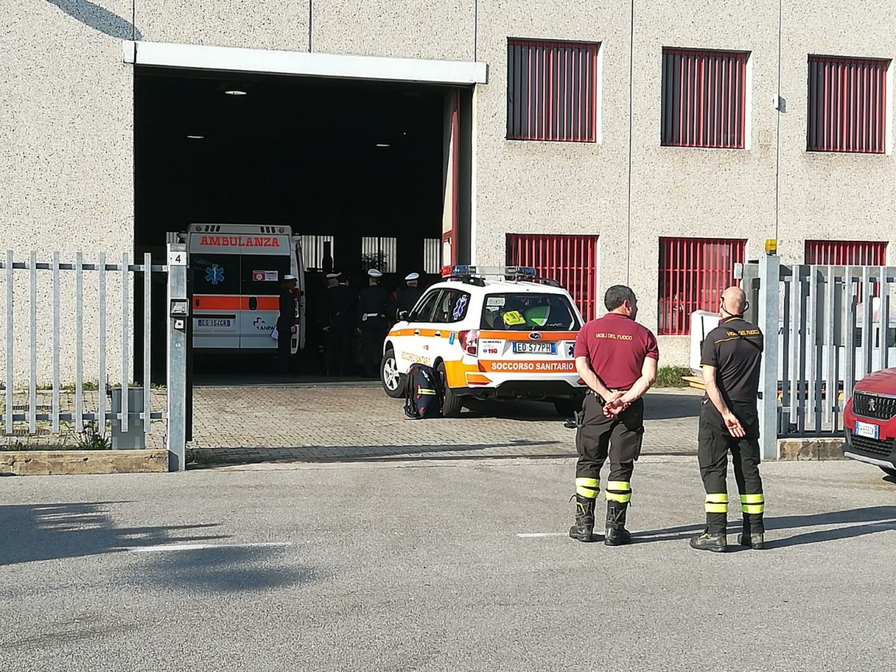 Tragedia: operaio muore schiacciato da un macchinario VIDEO E GALLERY